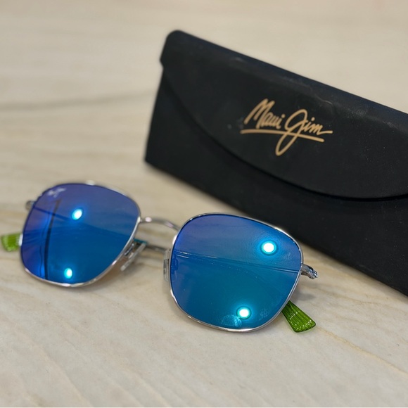 Maui Jim Other - Maui Jim Silver Frame Lipine Sunglasses with Blue Mirrored Lenses